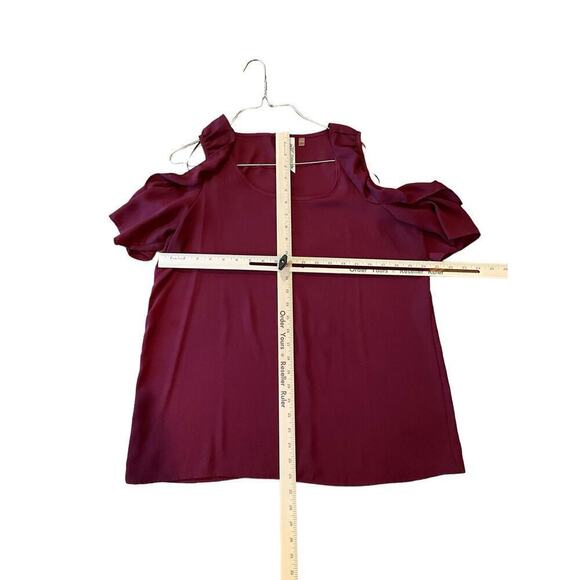 NY Collection Top Women's Large Burgundy Round Neck Cold Shoulder Keyhole Back - Picture 5 of 5